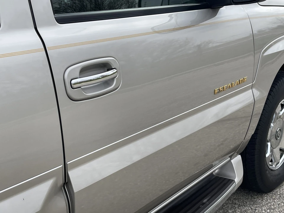 2004 Cadillac Escalade & EXT 2nd Gen - Image 18 of 31
