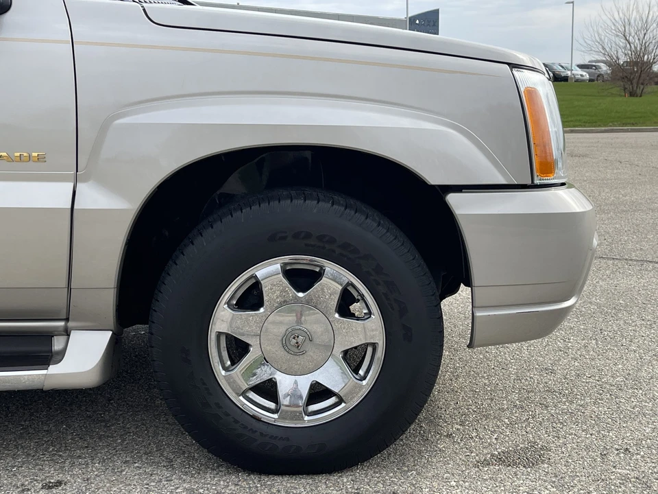 2004 Cadillac Escalade & EXT 2nd Gen - Image 16 of 31