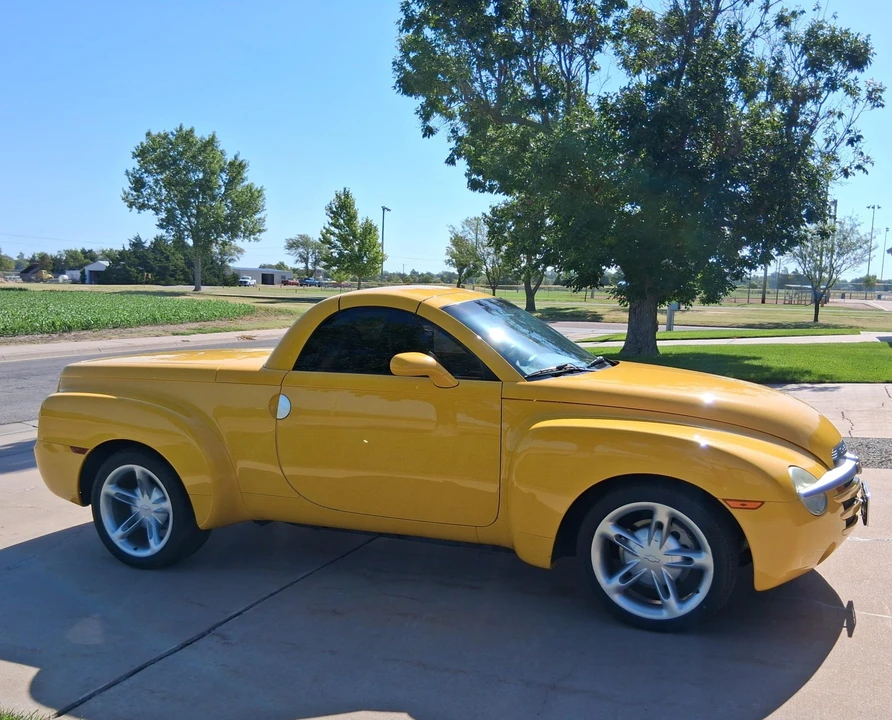 2004 Chevrolet SSR - Image 27 of 31