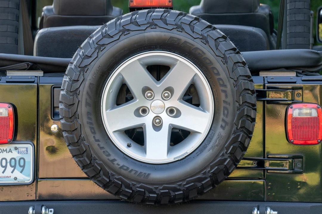 2004 Jeep TJ Wrangler - Image 23 of 31