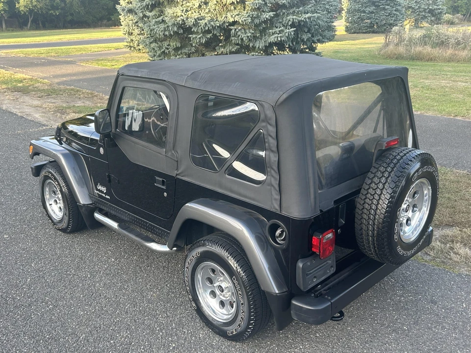 2004 Jeep TJ Wrangler - Image 17 of 31