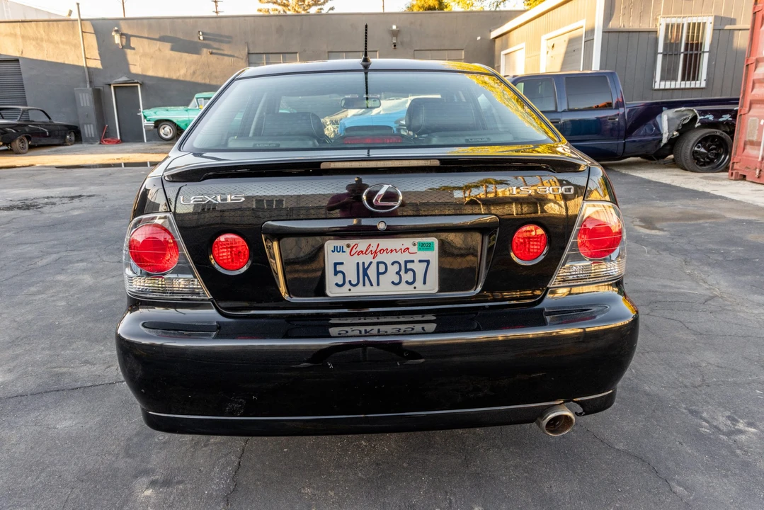 2004 Lexus IS 1st Gen - Image 8 of 31