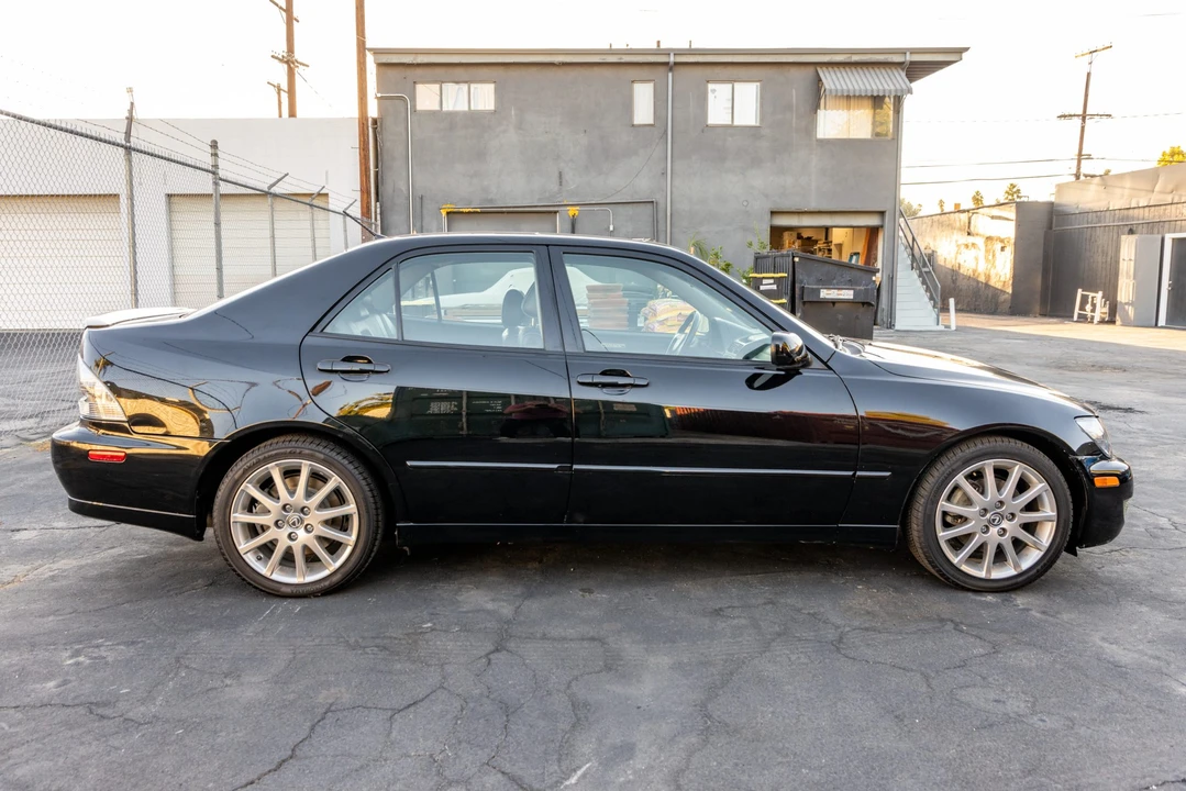 2004 Lexus IS 1st Gen - Image 6 of 31