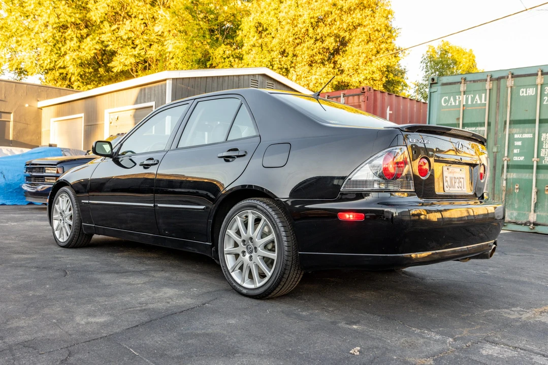 2004 Lexus IS 1st Gen - Image 10 of 31