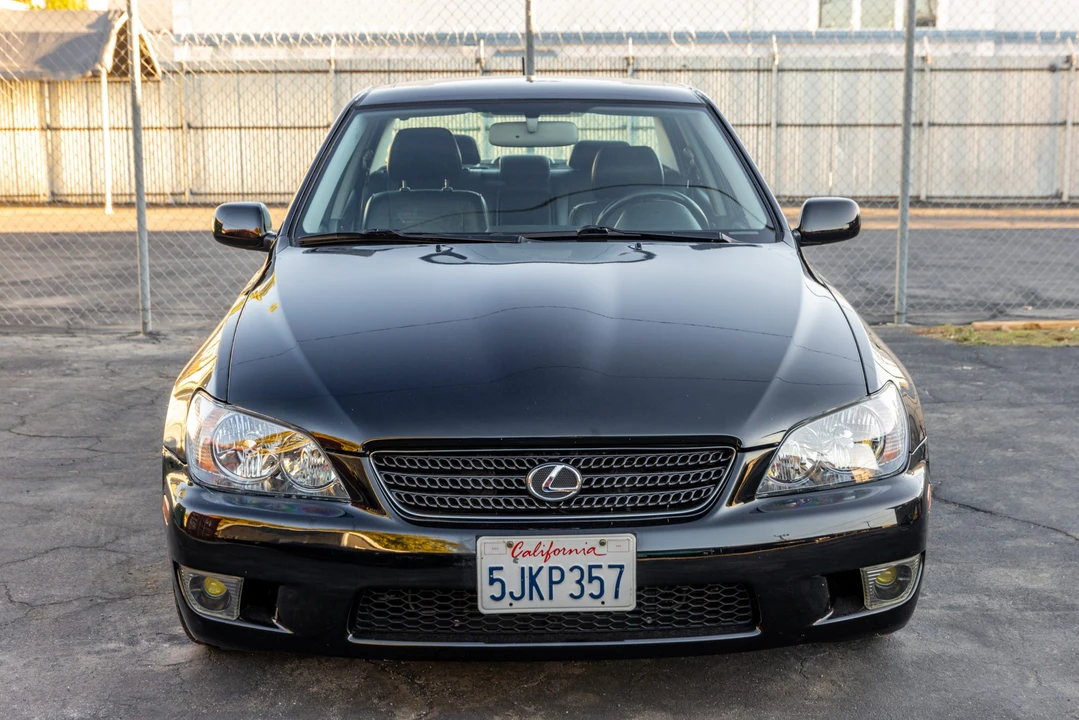 2004 Lexus IS 1st Gen - Image 4 of 31
