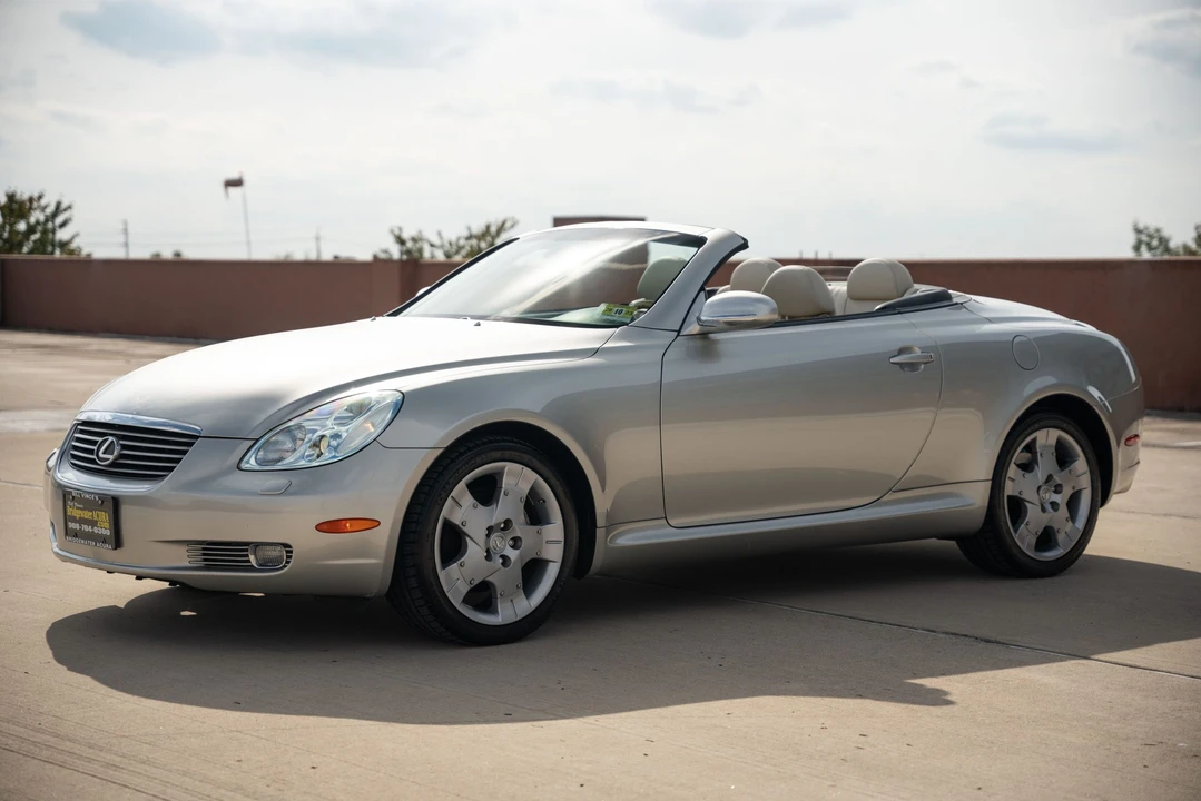 2004 Lexus SC430 - Image 2 of 31