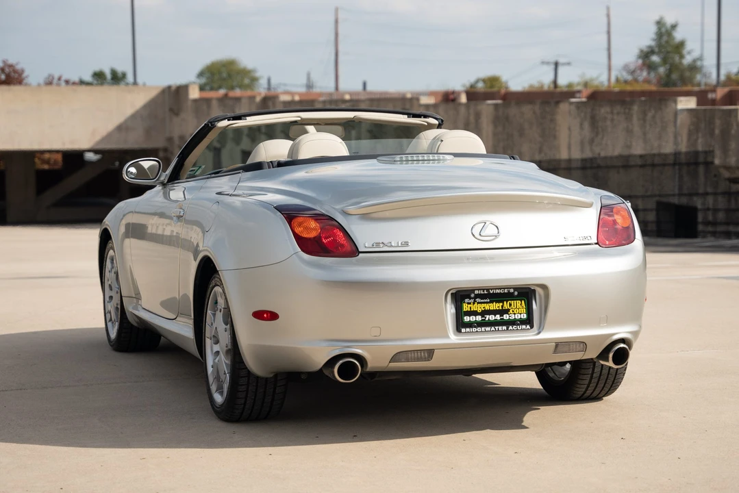 2004 Lexus SC430 - Image 16 of 31
