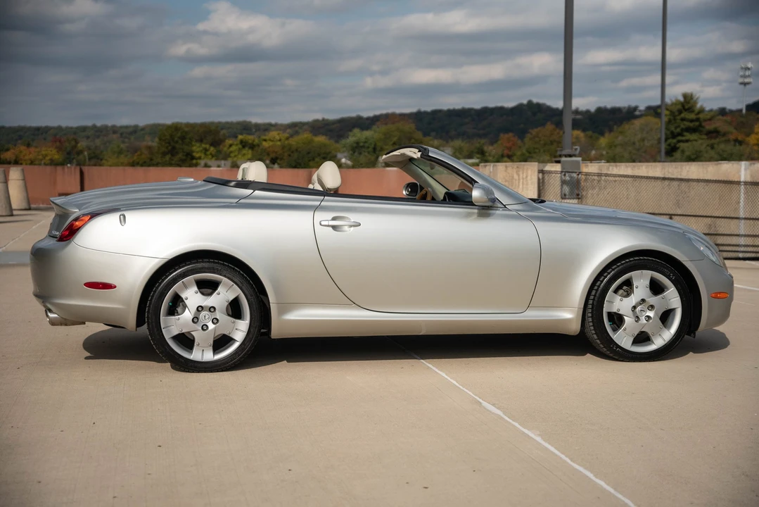 2004 Lexus SC430 - Image 10 of 31