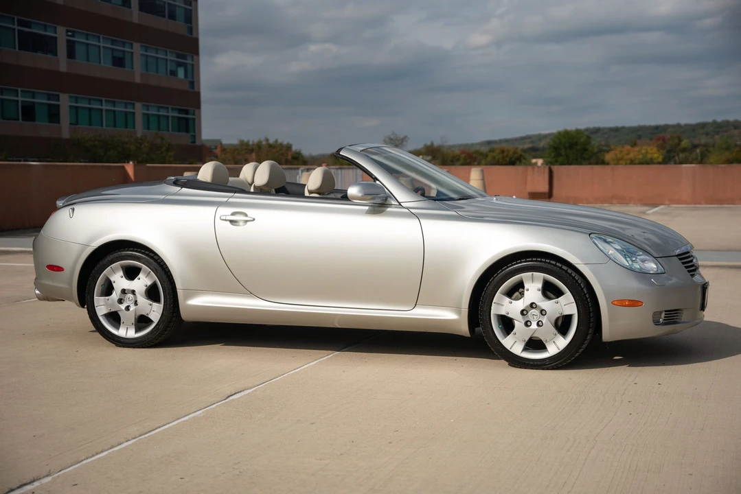 2004 Lexus SC430 - Image 8 of 31