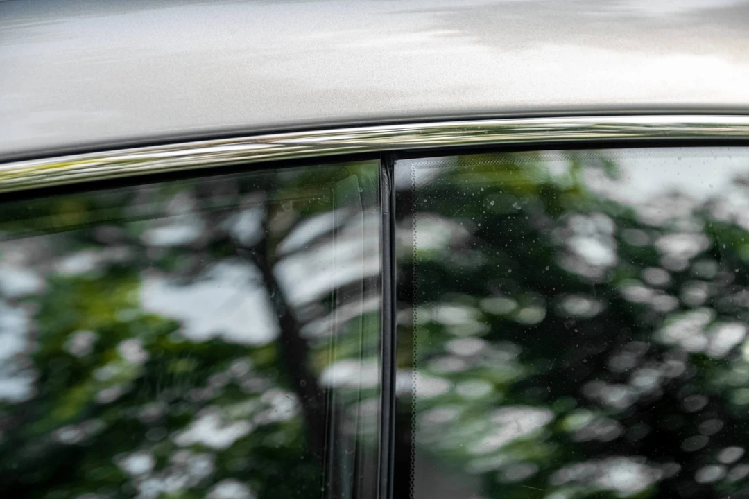 2005 Aston Martin DB9 - Image 31 of 31