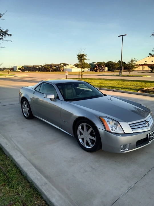 2005 Cadillac XLR - Image 8 of 31
