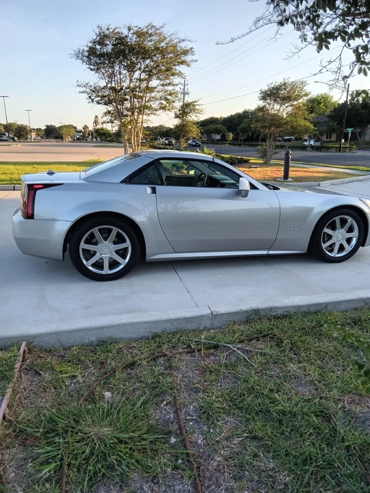 2005 Cadillac XLR - Image 7 of 31