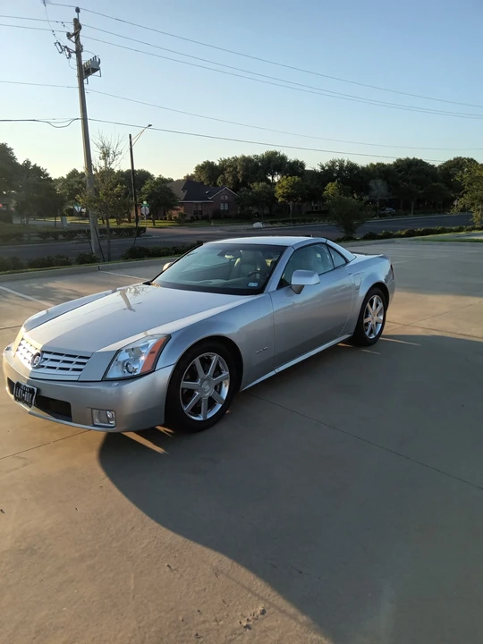 2005 Cadillac XLR - Image 2 of 31
