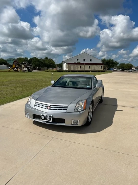 2005 Cadillac XLR - Image 10 of 31