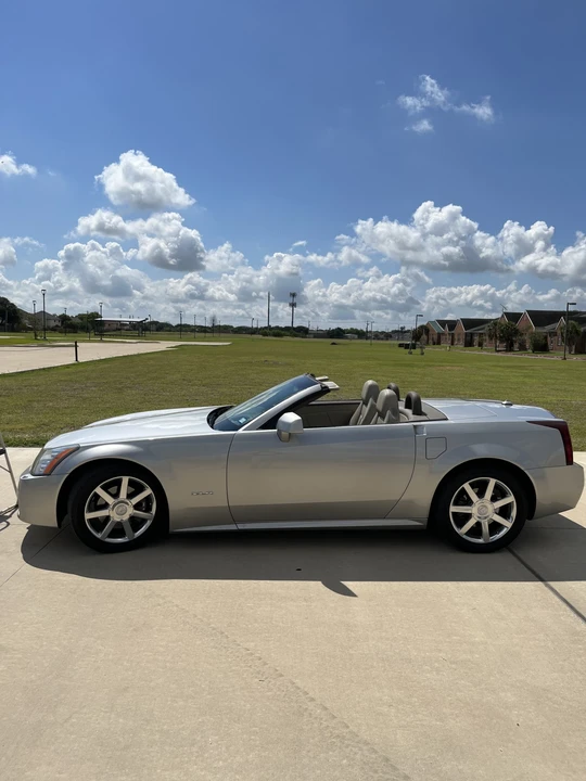 2005 Cadillac XLR - Image 13 of 31