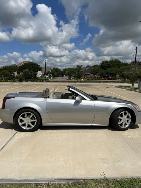 2005 Cadillac XLR - Image 19 of 31