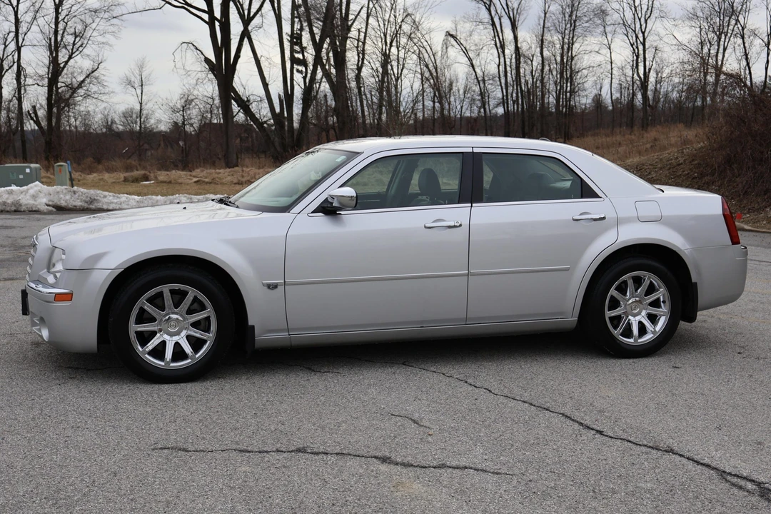 2005 Chrysler 300 (2005-2023) - Image 13 of 31