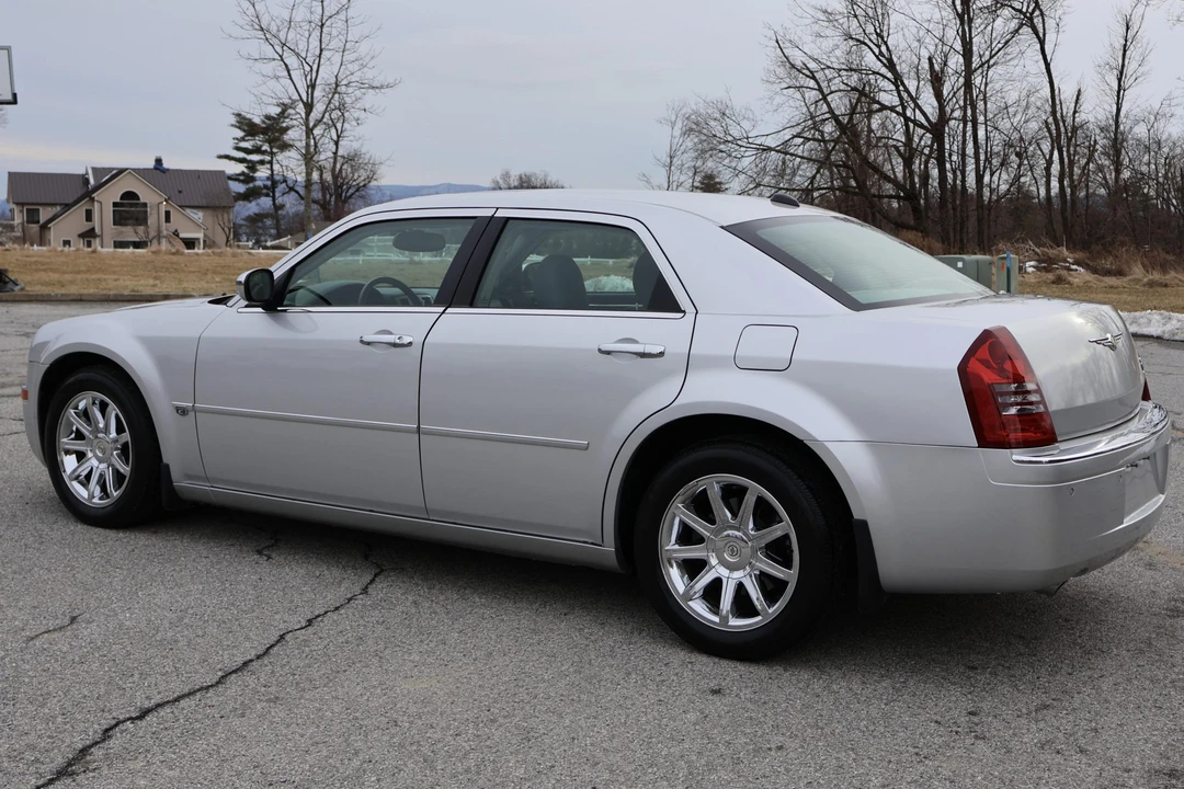 2005 Chrysler 300 (2005-2023) - Image 11 of 31