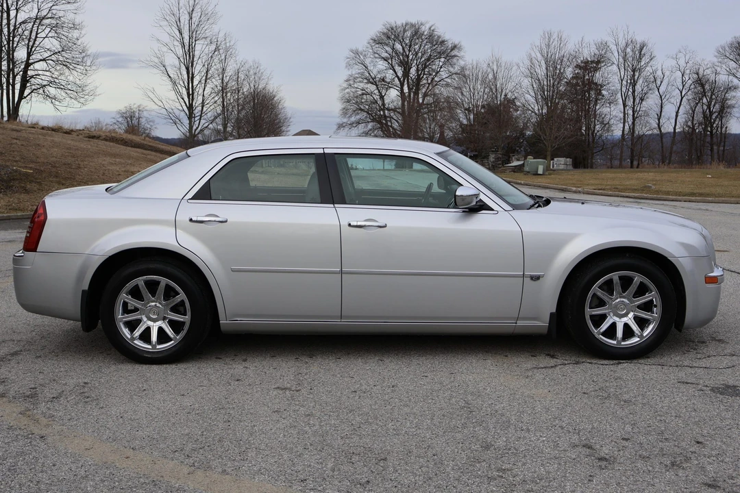 2005 Chrysler 300 (2005-2023) - Image 6 of 31