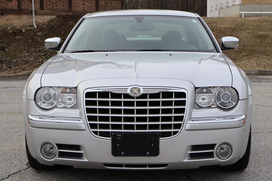 2005 Chrysler 300 (2005-2023) - Image 3 of 31
