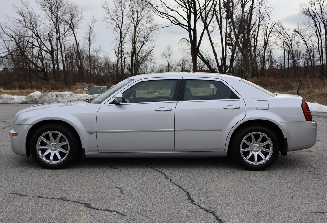 2005 Chrysler 300 (2005-2023) - Image 12 of 31