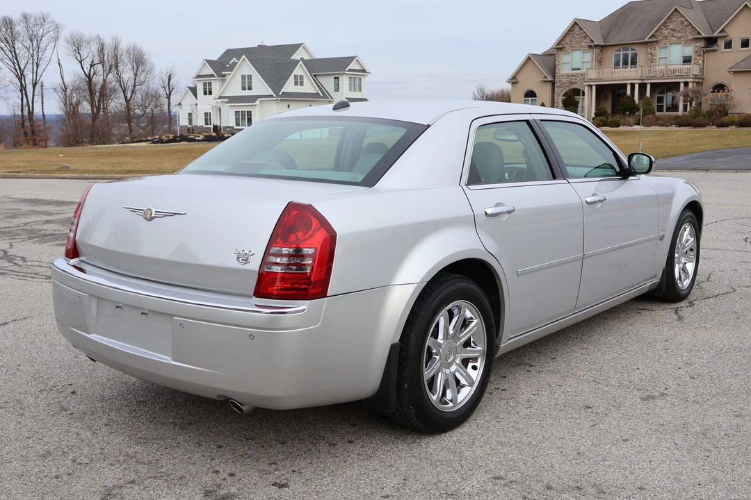 2005 Chrysler 300 (2005-2023) - Image 8 of 31