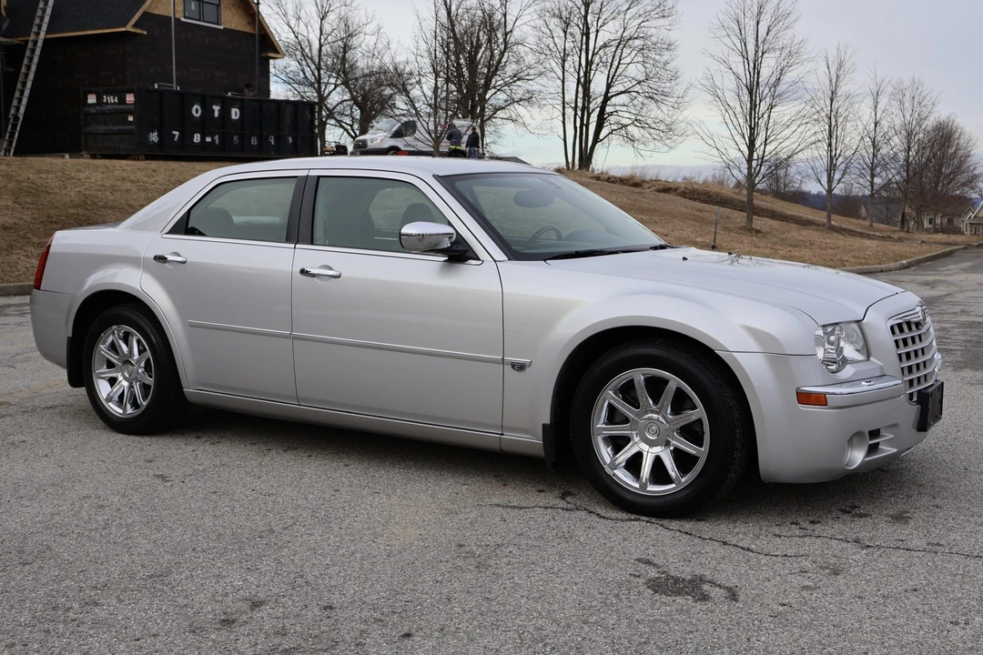 2005 Chrysler 300 (2005-2023) - Image 5 of 31