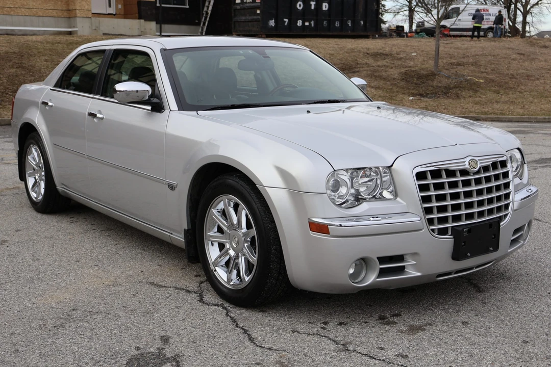 2005 Chrysler 300 (2005-2023) - Image 4 of 31