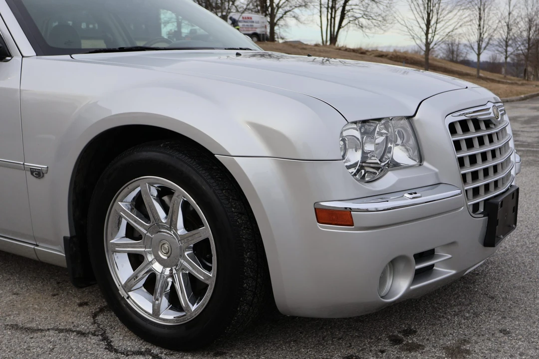 2005 Chrysler 300 (2005-2023) - Image 15 of 31