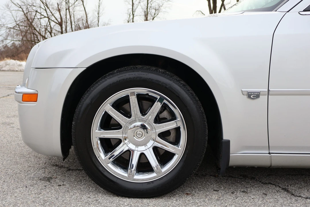 2005 Chrysler 300 (2005-2023) - Image 18 of 31