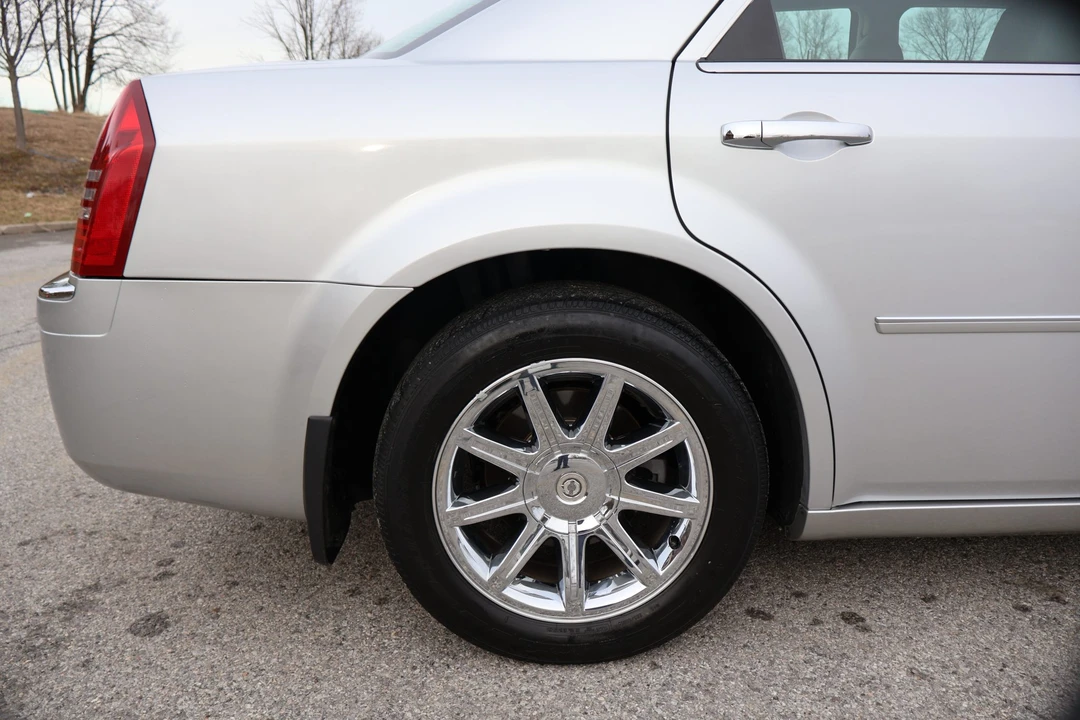 2005 Chrysler 300 (2005-2023) - Image 20 of 31