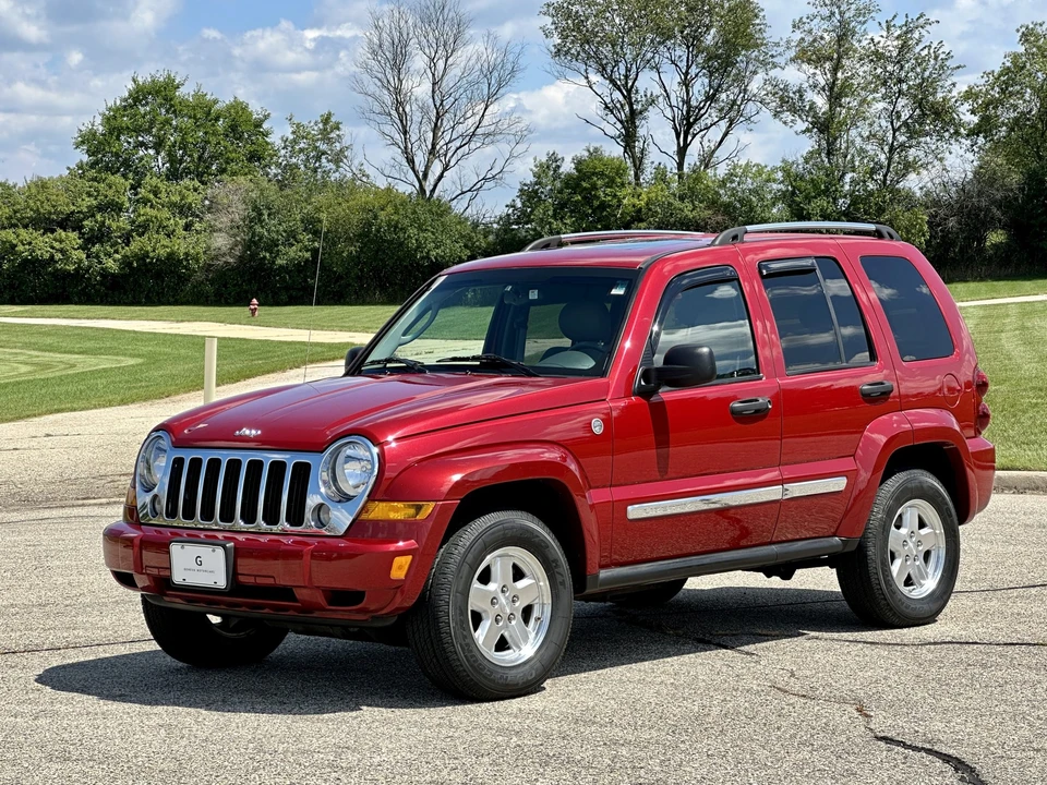 2005 Jeep KJ Liberty - Image 7 of 31