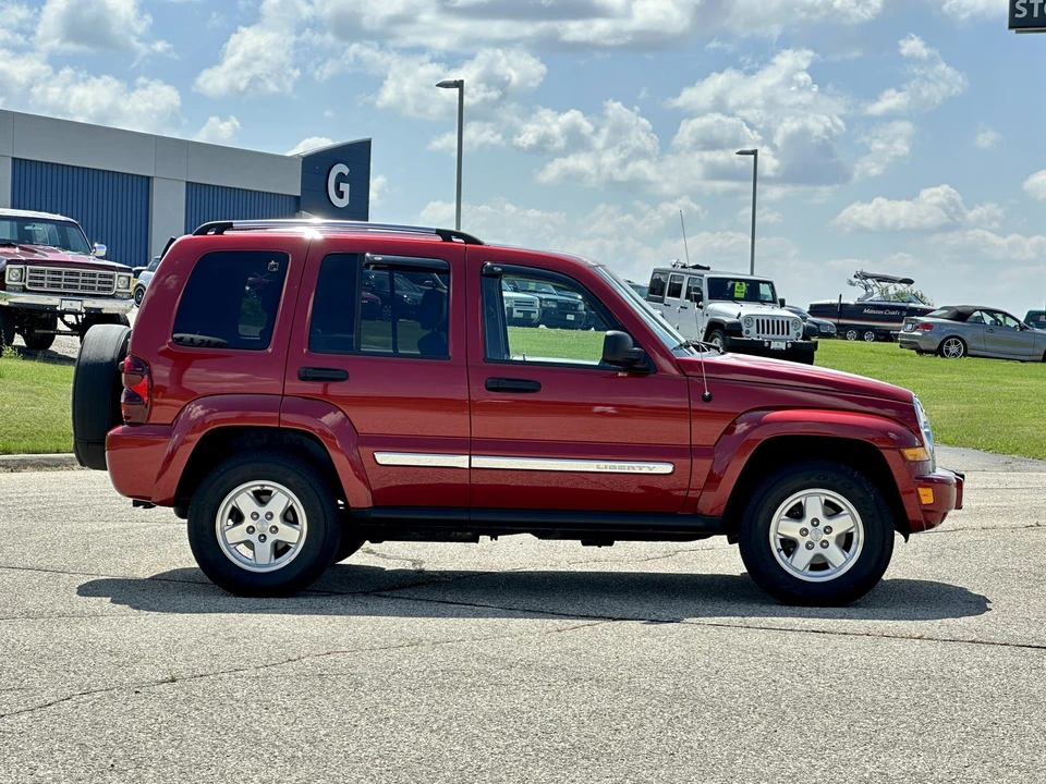 2005 Jeep KJ Liberty - Image 11 of 31