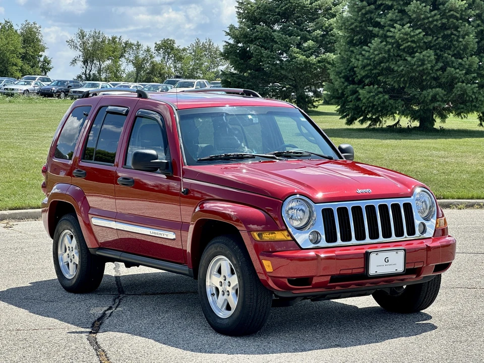 2005 Jeep KJ Liberty - Image 10 of 31