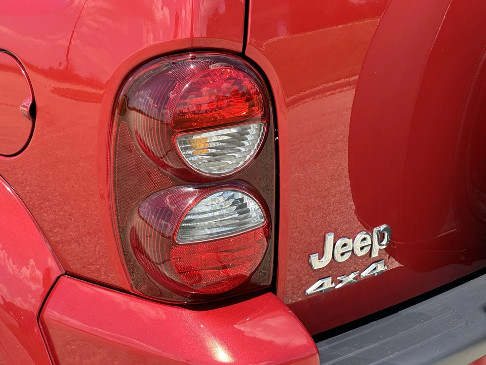 2005 Jeep KJ Liberty - Image 28 of 31