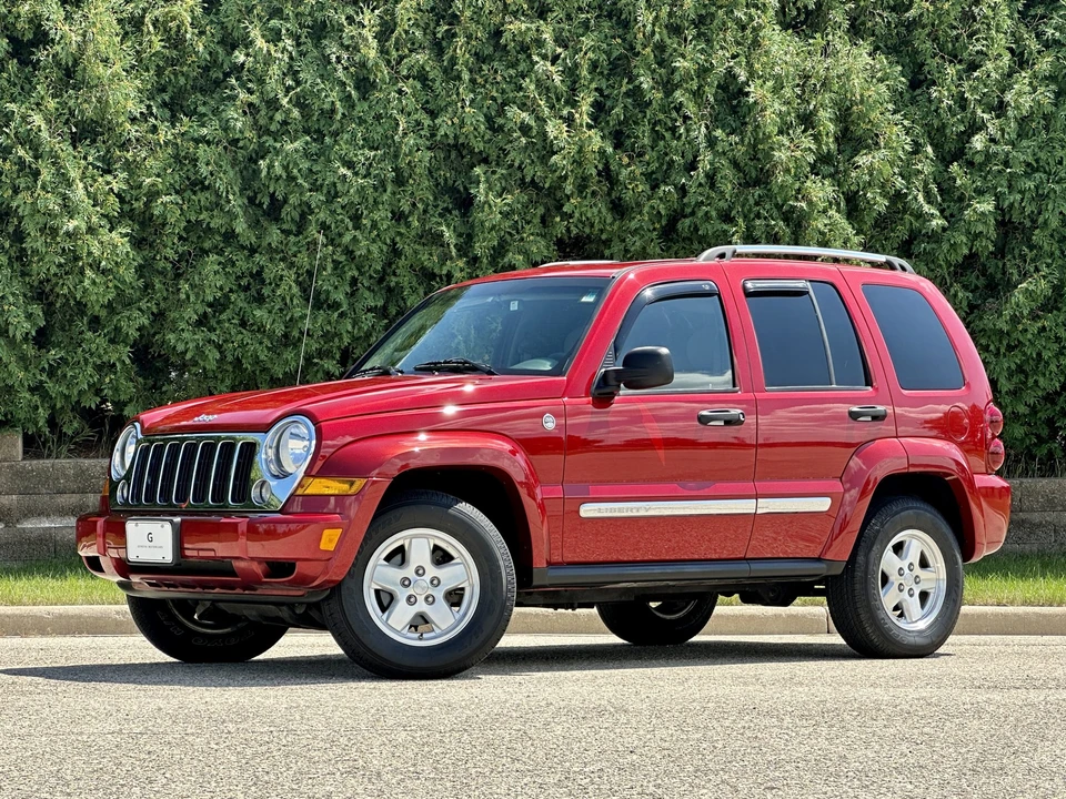 2005 Jeep KJ Liberty - Image 3 of 31