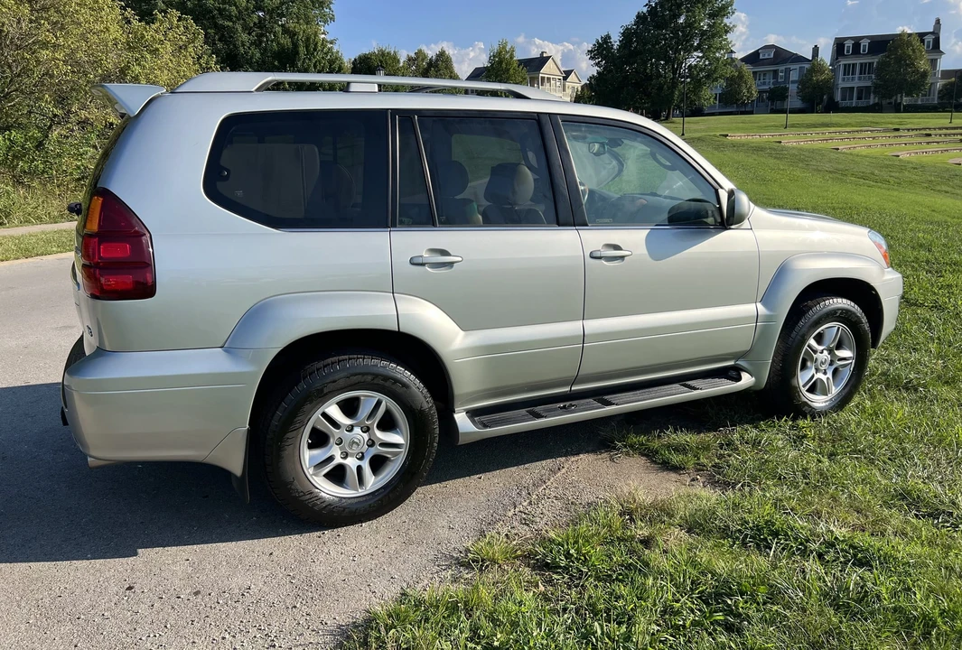 2005 Lexus GX 1st Gen - Image 10 of 31