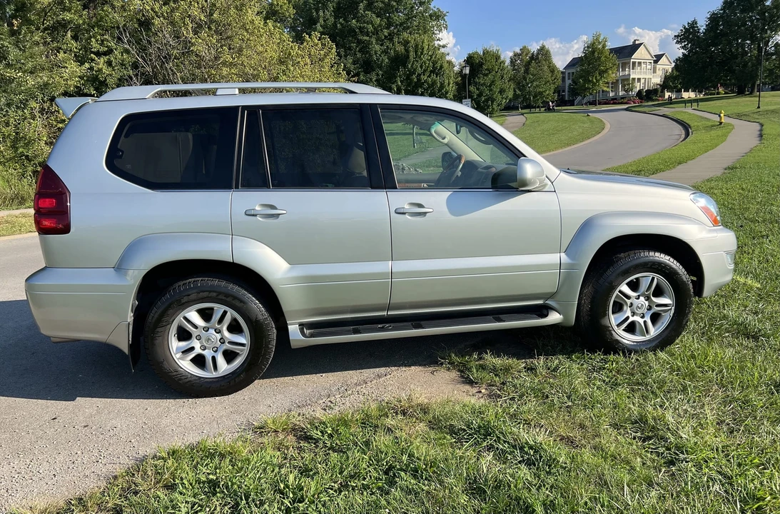 2005 Lexus GX 1st Gen - Image 11 of 31