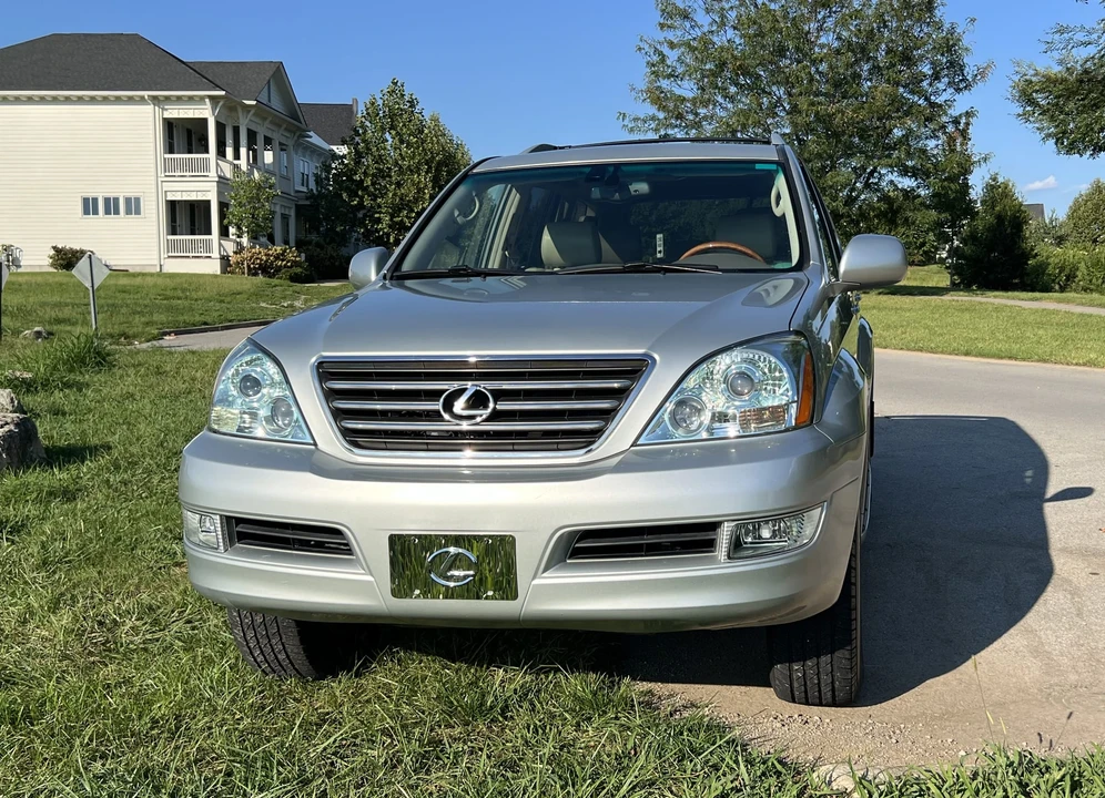 2005 Lexus GX 1st Gen - Image 2 of 31