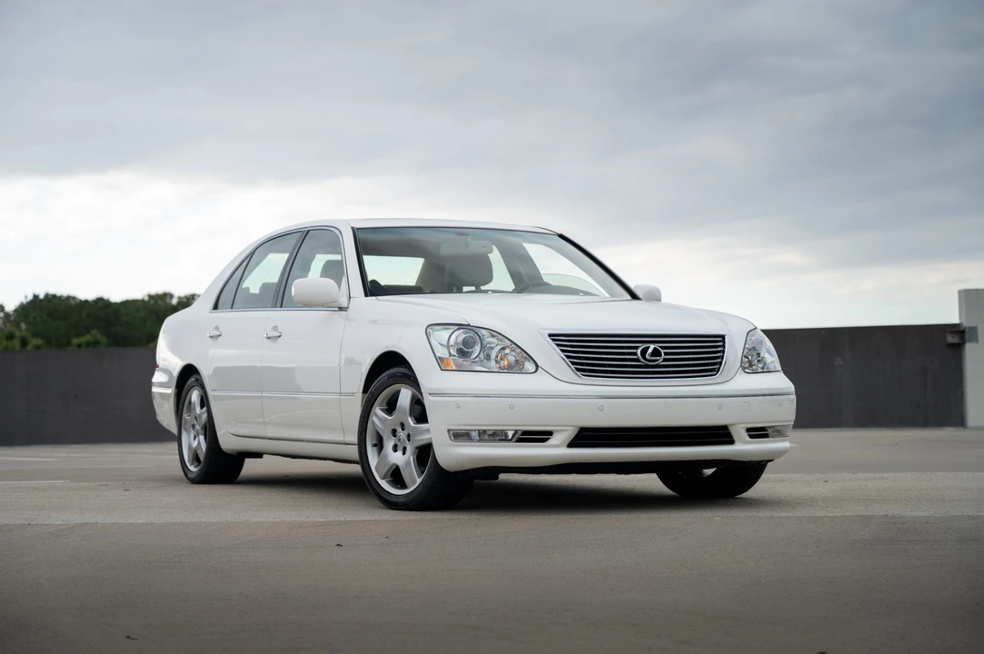 2005 Lexus LS 3rd Gen - Image 3 of 31