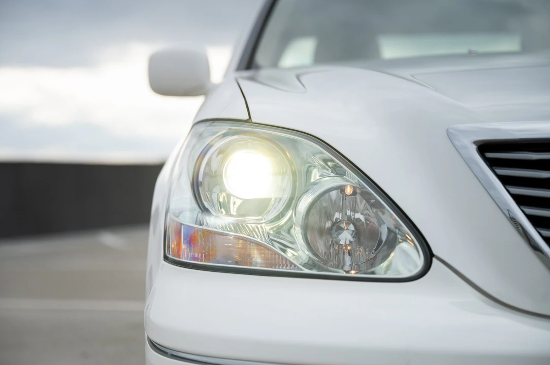 2005 Lexus LS 3rd Gen - Image 15 of 31