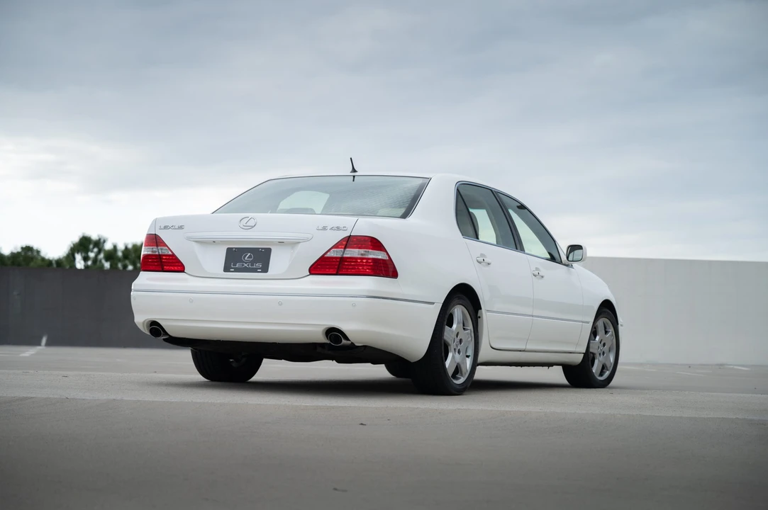 2005 Lexus LS 3rd Gen - Image 6 of 31