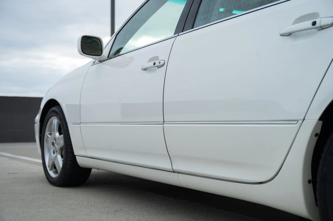 2005 Lexus LS 3rd Gen - Image 28 of 31