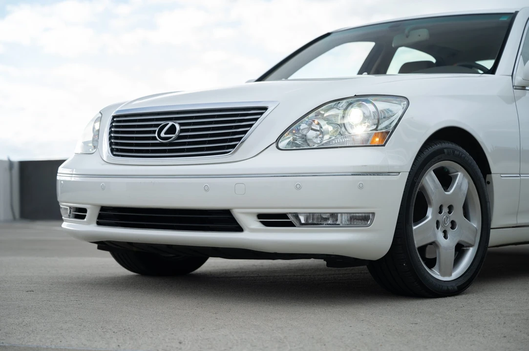 2005 Lexus LS 3rd Gen - Image 22 of 31