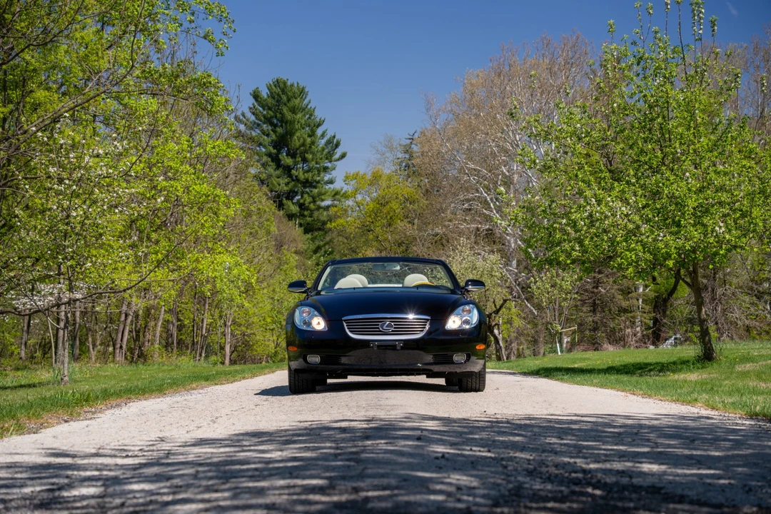 2005 Lexus SC430 - Image 2 of 31