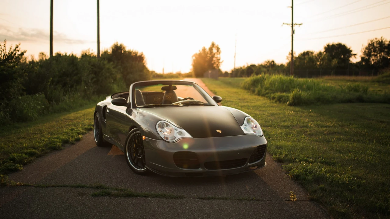 2005 Porsche 996 Turbo - Image 12 of 31