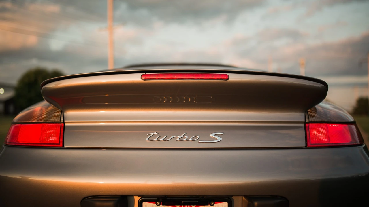 2005 Porsche 996 Turbo - Image 28 of 31