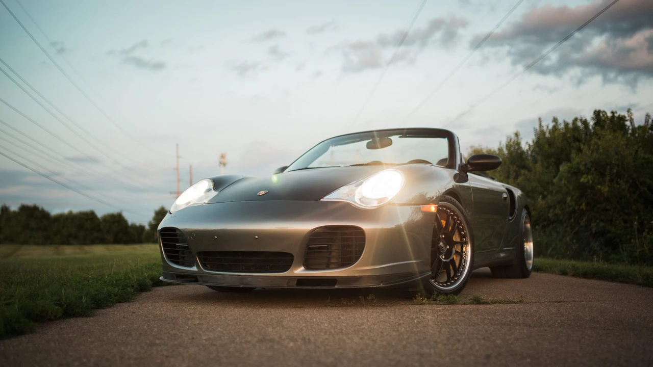 2005 Porsche 996 Turbo - Image 15 of 31