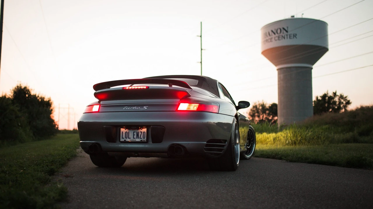 2005 Porsche 996 Turbo - Image 19 of 31