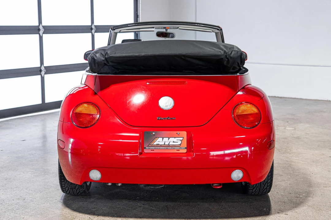 2005 Volkswagen New Beetle - Image 12 of 31